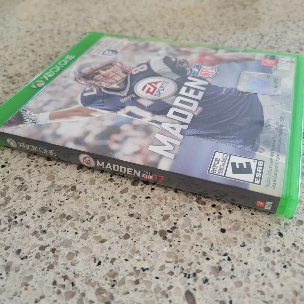 Madden NFL 17 (Microsoft Xbox ONE, 2016) Football - CIB Complete w/ Inserts.